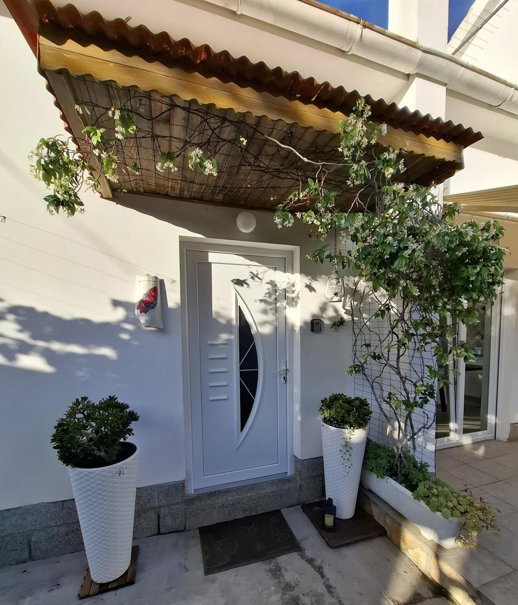 BanjolLittle House Kucica别墅 外观 照片